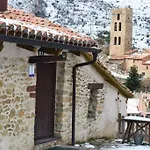 Casa Elpatiodelmaestrazgo מלון Villarroya de los Pinares